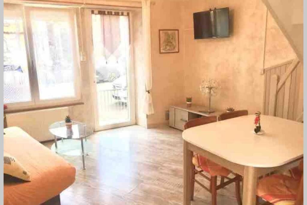 Petite Maison Au Coeur De L Auvergne Jumeaux 外观 照片