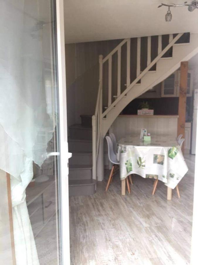 Petite Maison Au Coeur De L Auvergne Jumeaux 外观 照片